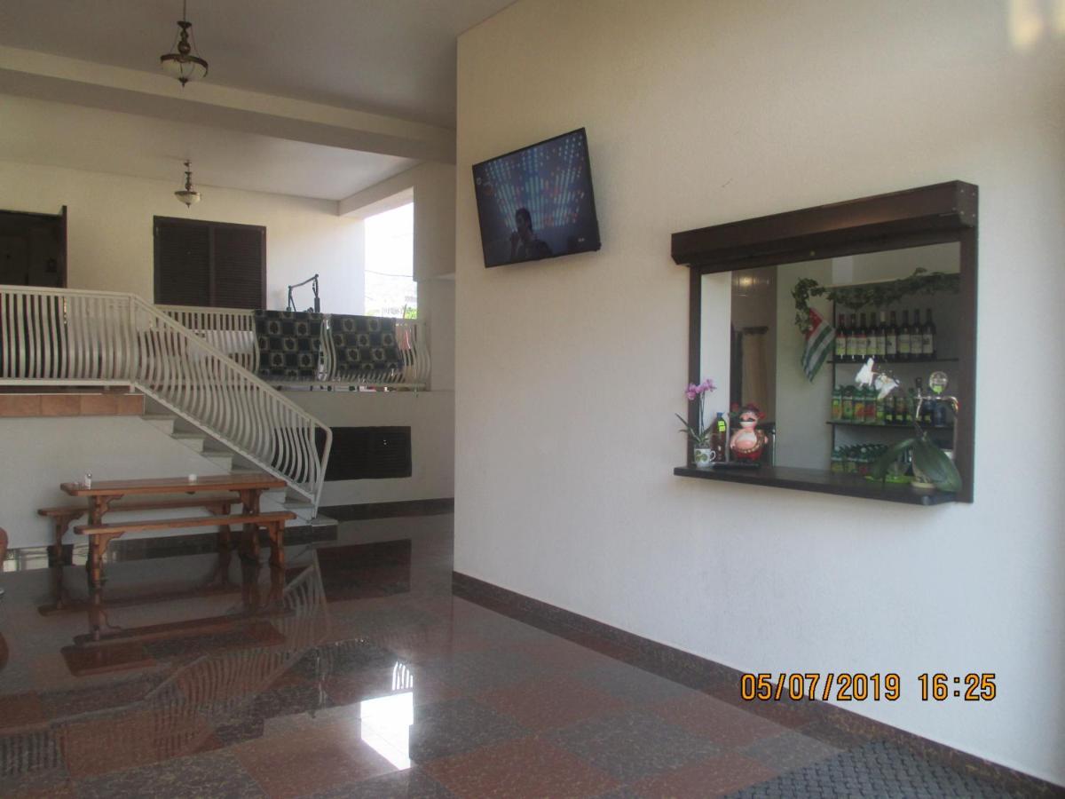 Guest House У Маргариты Gagra Extérieur photo